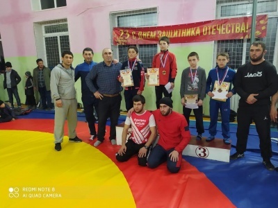 В Цунтинском районе прошел межрайонный турнир по вольной борьбе среди юношей 2003-2012г.р.