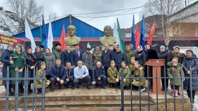 В МО «Бежтинский участок» состоялся митинг, посвященный Дню защитника Отечества и памяти Героев России А. Курбанова и М. Сулейманова.