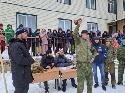 в МКОУ «Нахадинская СОШ» прошла военно – спортивная игра «А ну – ка, парни!»