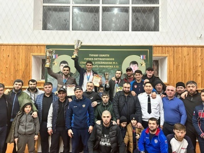 В муниципалитете провели межрайонный турнир по вольной борьбе среди юношей, памяти пограничников Героев России Абдухалика Курбанова и Мухтара Сулейманова
