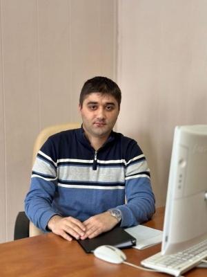 Главный специалист по кадрам и наградам Руслан Шахбанов: