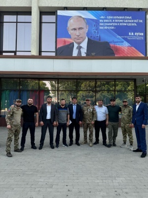 Глава Бежтинского участка Шамиль Арадахов и председатель Собрания депутатов МО Сулейман Джабуев вместе с бойцами СВО приняли участие в оглашении Послания Главы Дагестана Сергея Меликова