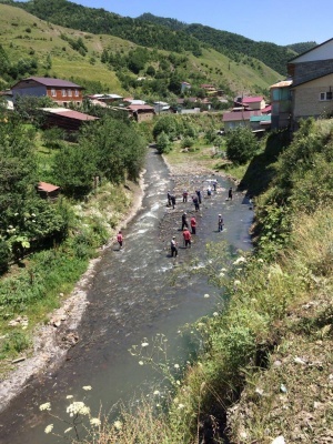 Субботник по очистке русла рек провели в МО «Бежтинский участок»