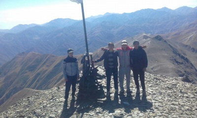 Восхождение учеников на гору Адалло-Шухгельмер в честь Дня единства народов Дагестана