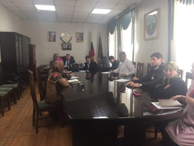 Совещание с работниками МФЦ по Бежтинскому участку по обсуждению вопросов актуализации провели в МО 